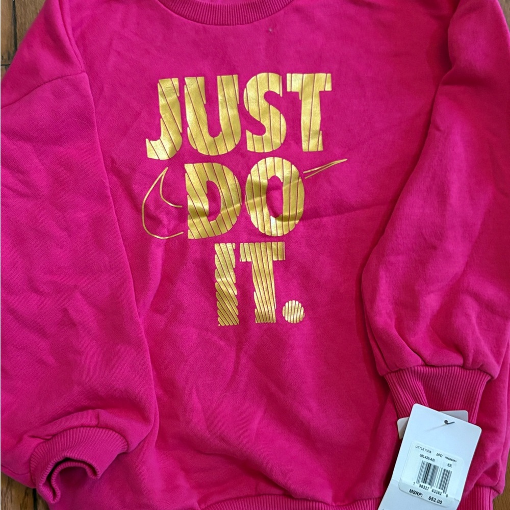 Nike NWT Fuchsia Sweatshirt with Gold Logo